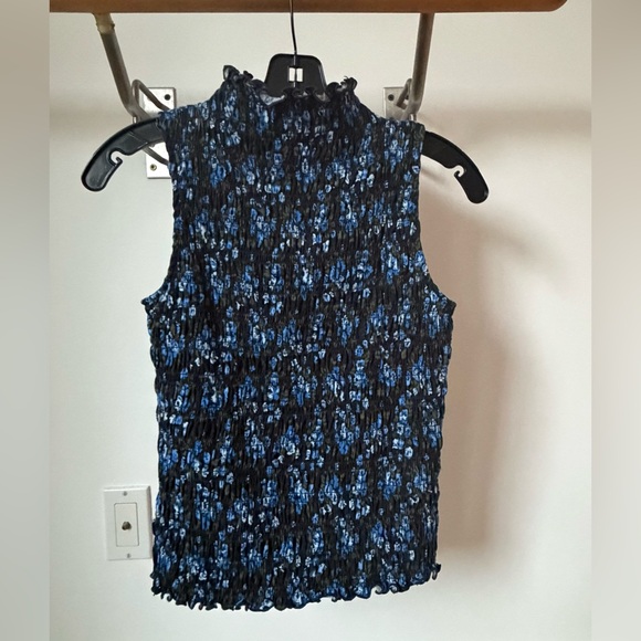 GAP Tops - Gap Petites Smocked Sleeveless Top Size XSP